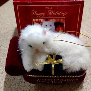 Fancy Feast Cat Christmas Ornament Vintage 2004. Ch2